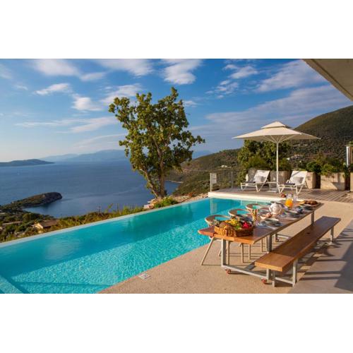Villa Sirina of BLUE CAVES complex with amazing view gurantees calm and mind relaxation