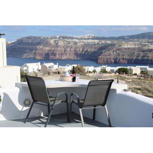 Villa Solasta #2 with jacuzzi in Santorini