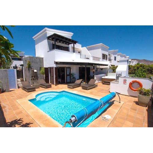 Villa Solsidan Pool, Jacuzzi, A/C 15 minutes walking to Marina Rubicón