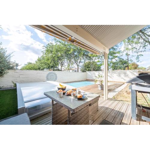 Villa St Simon - 11 couchages, piscine, parking, parfait entre famille, amis ou pros