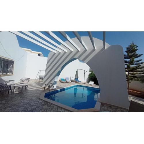 Villa standing avec piscine privée sans vis à vis et WiFi à Djerba