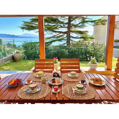 Villa Teresa con piscina costiera amalfitana