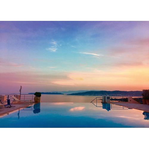 Villa Thalia Floating Heaven