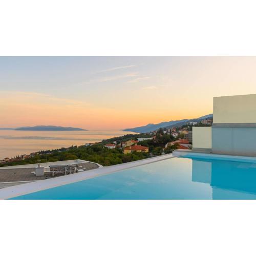 Villa The Boat for 6 plus 2 near Opatija with sea view & infinity pool at balcony