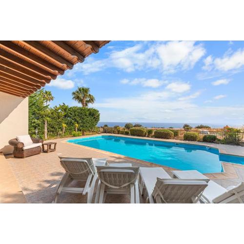 Villa Thea, Luxury Cliff Sea View