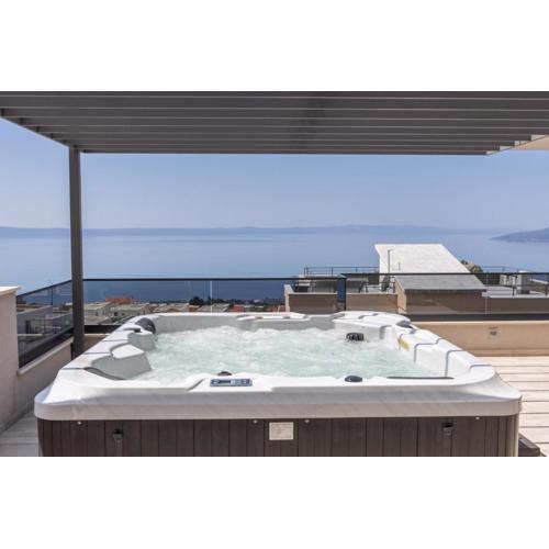 Villa Toni with pool and jacuzzi