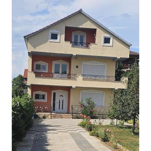 Villa Topuzi First Floor