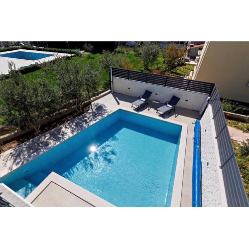 Villa Trapezium - private heated pool & table soccer