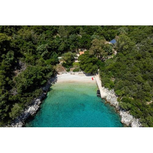 Villa Trianda a true gem just 27 steps from the beach!