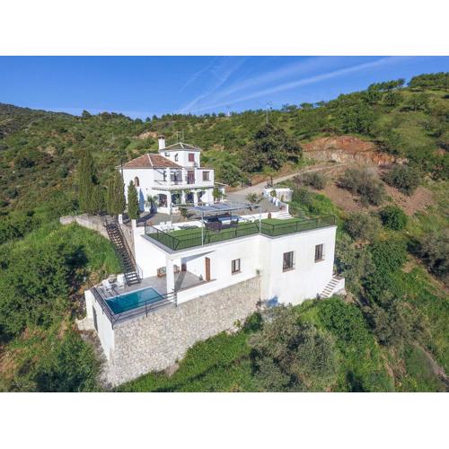 Villa Trompetilla Montes de malaga with Yoga studio and Spa