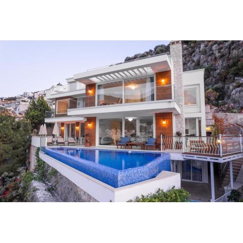 Villa Tuna Kalkan sleeps 14