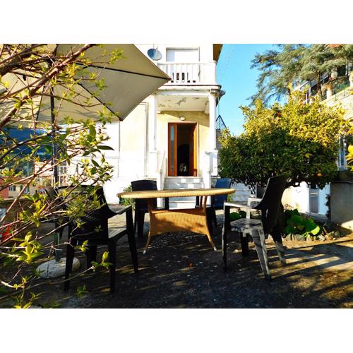 Villa unifamiliare con posto auto!