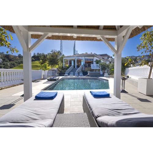 Villa Uno – Stunning 4 bedroom villa with pool