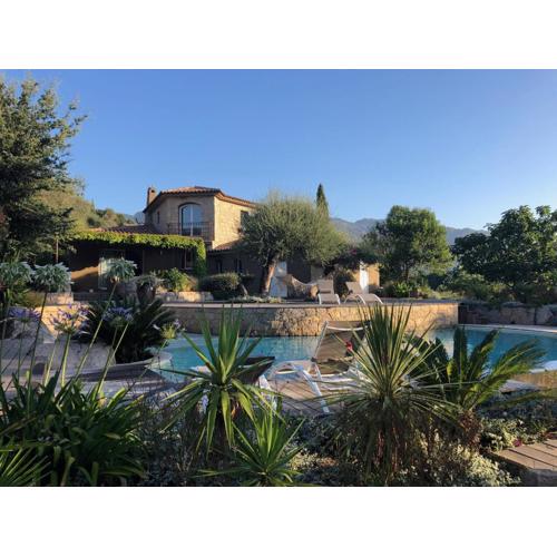 Villa Valentine by Intendance Excellency