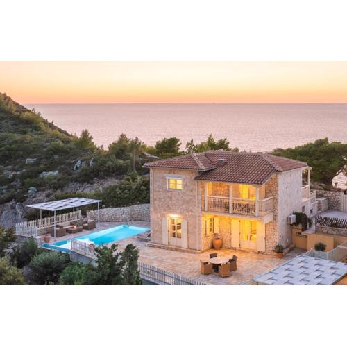 Villa Valia