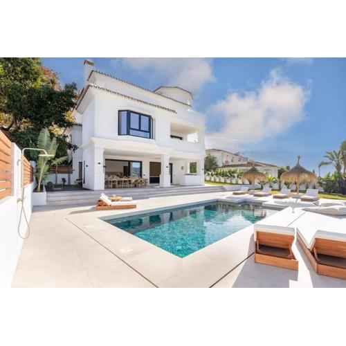 Villa Vega Luxury Living Premium Features Gym Jacuzzi