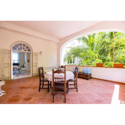 Villa Villari Terrace and Patio by NapoliApartments