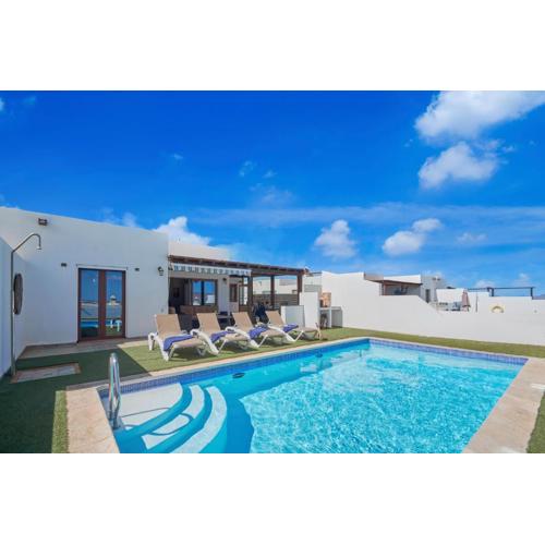 Villa Vino, Los Altos - Heated Pool, AC, Panorama Sea Views