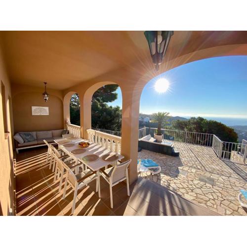 Villa Violetas - Magnificent sea view, 8 pers and baby cot available, quiet area