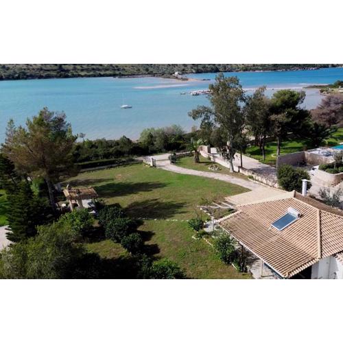 Villa Virvi - Cozy Seaside Cottage in Porto Heli