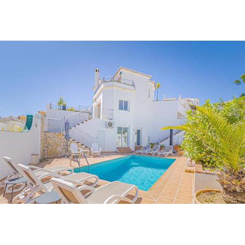 villa vistas al mar
