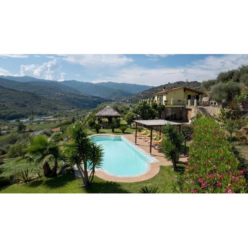 VILLA VITTORIO 6&2 Emma Villas