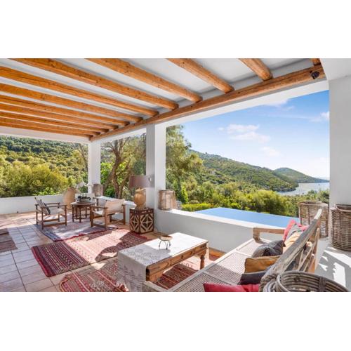 Villa Viviere -Nestled just 100 meters above the charming village of Sivota