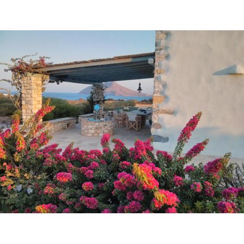 Villa Votsalo Paros (150 meters from sea)