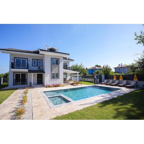 Villa White Moon