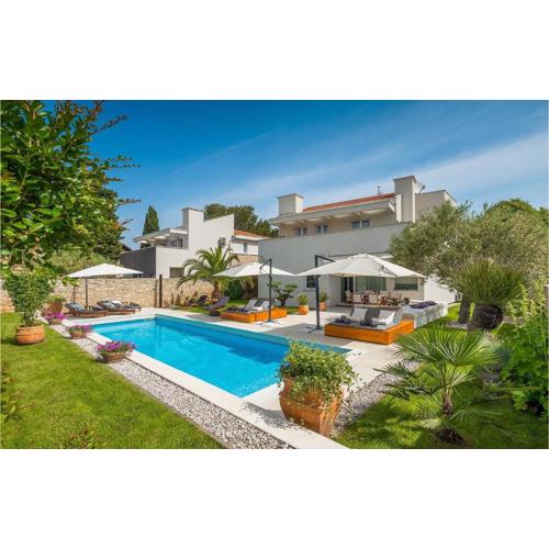 Villa White