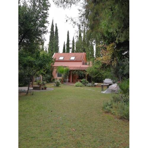 Villa with a big garden
