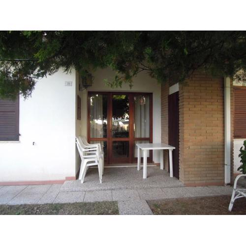 Villa with garden in a quiet place 500m from the sea