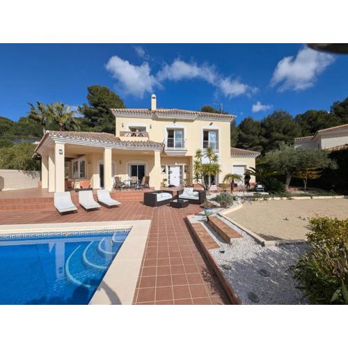 Villa with Pool and Boule right on Alhaurin Golf