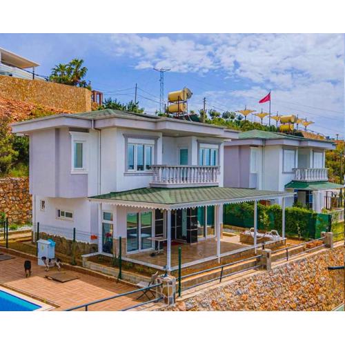 Villa with pool with view of Alanya