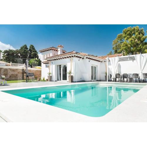 Villa with private heated Pool by the beach & port - Benalmadena by REMS