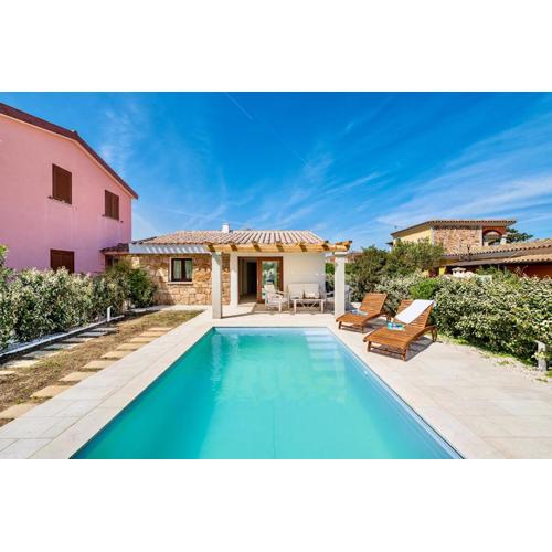 Villa with private pool in San Teodoro just few minutes from La Cinta - beach
