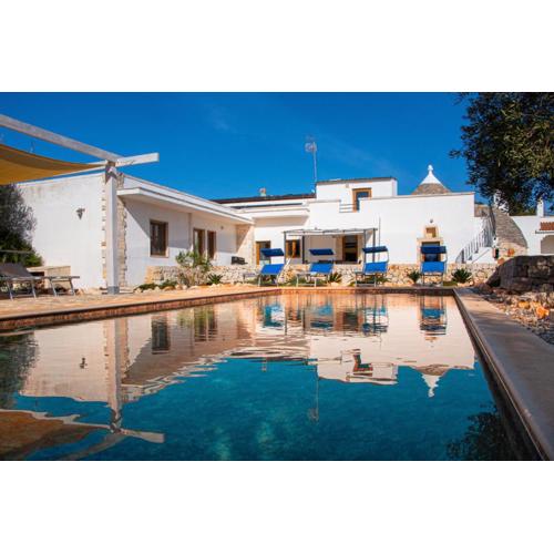 Villa with Trullo and Pool, Alberobello