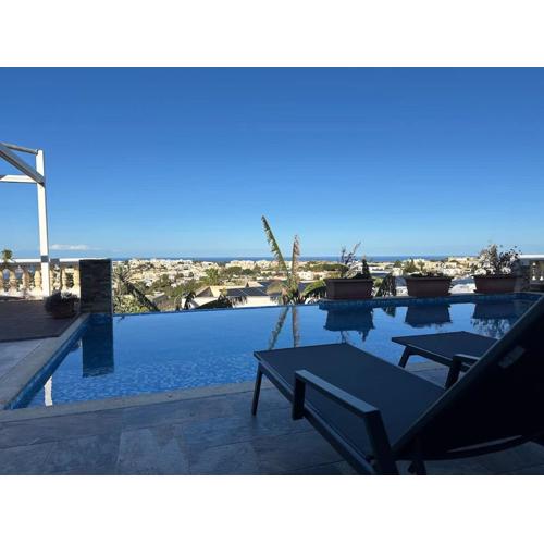 Villa with Views Parking AC
