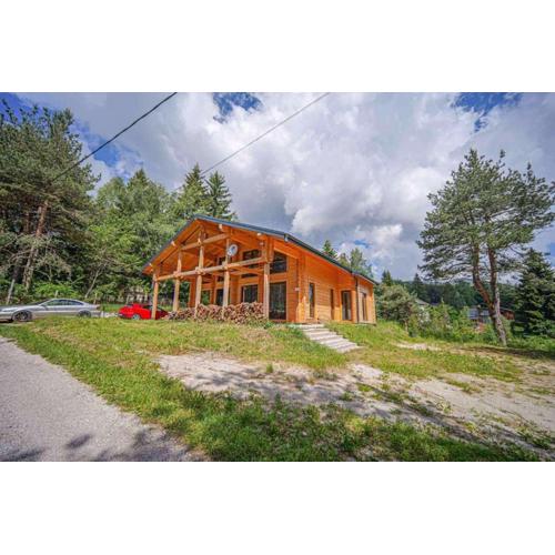 Villa Yarema Forest Residence