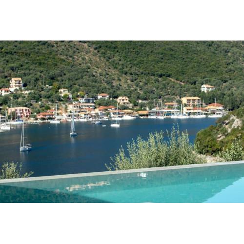 Villa Zoe - Direct Sea Access Live Scenery at