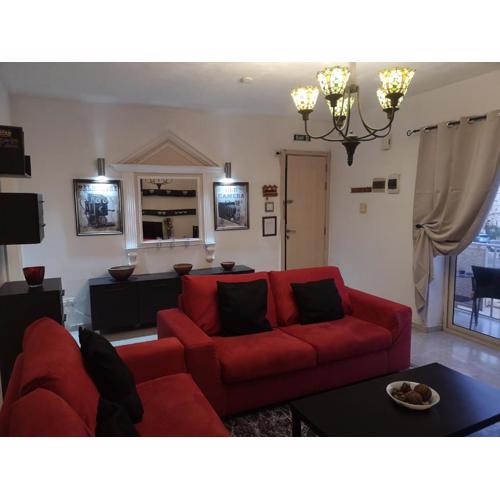 Village Corner 3 bedroom apartment with Garage