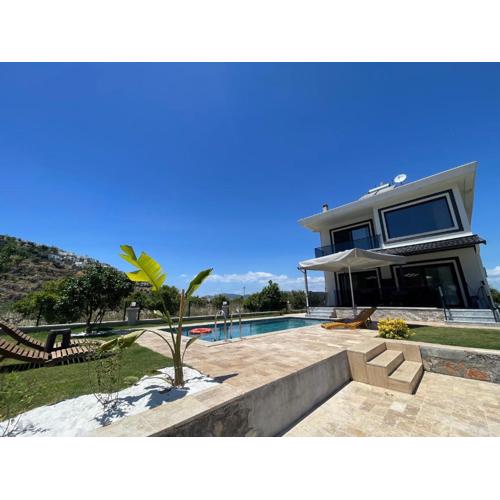 Villalakehouse