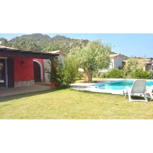 Villas with private pool in Costa Rei just 500 meters from the sea