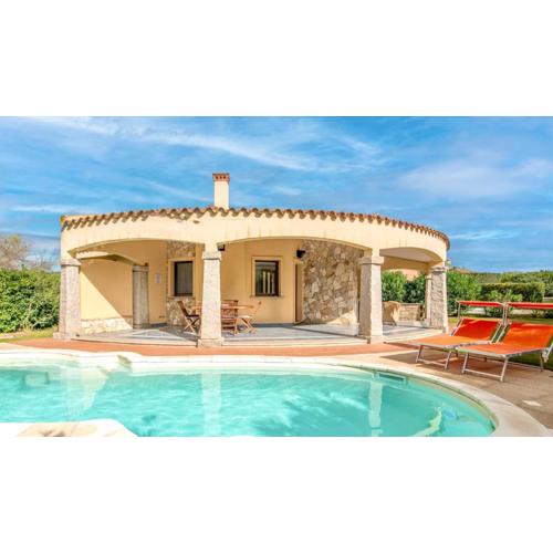 Villas with private pool just 400 meters from the Costa Rei - beach