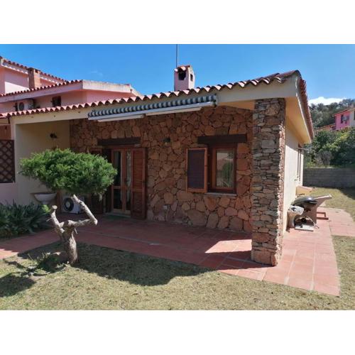 Villetta con giardino al centro