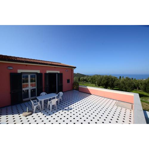 Villetta Olivia Casa in collina vista mare