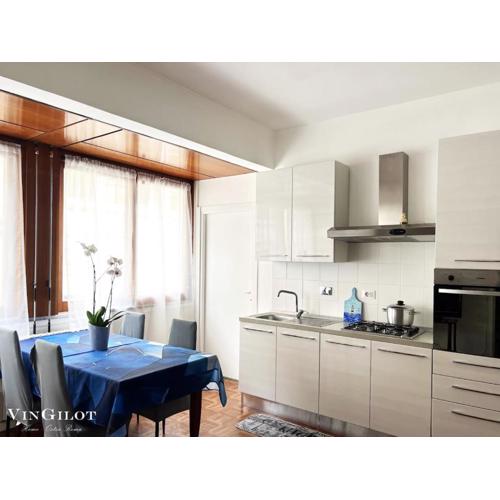 Vingilot Apartment in Ostia center