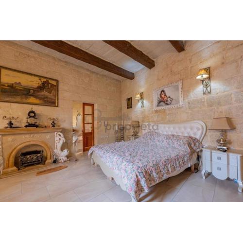 Vintage Farmhouse