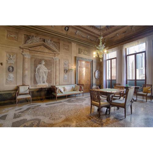 Vintage Venice Apartment