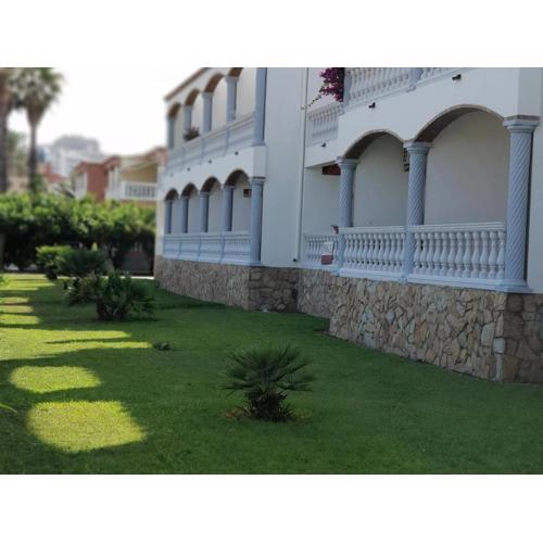 VISTA BAHIA 13 - Apartamento en primera línea de mar a pocos metros del centro de Empuriabrava con aparcamiento. - ES-228-186